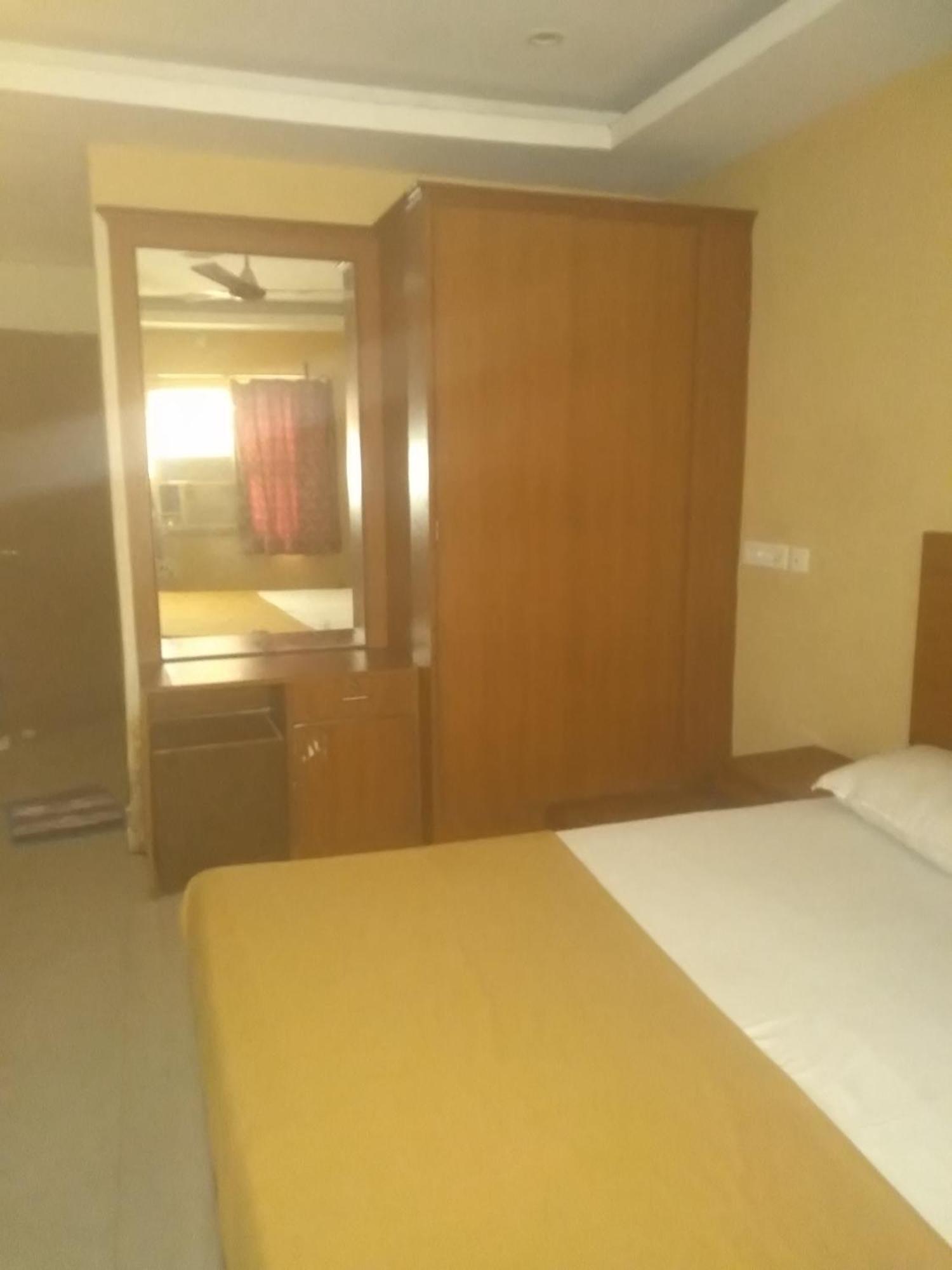 Hotel Soorya International Пондичерри Экстерьер фото