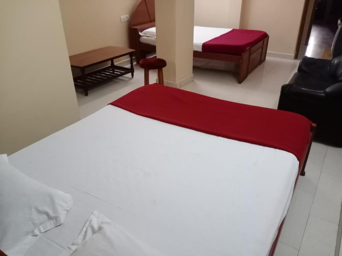 Hotel Soorya International Пондичерри Экстерьер фото