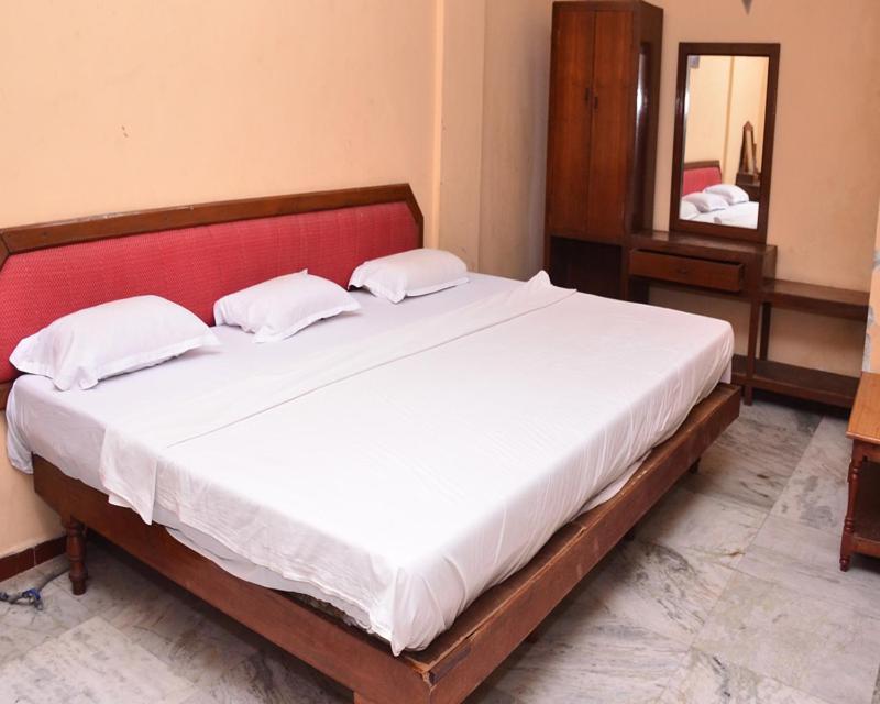 Hotel Soorya International Пондичерри Экстерьер фото